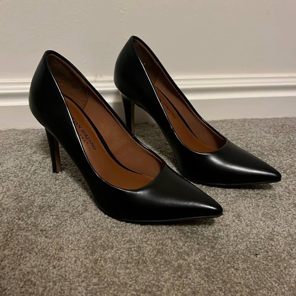 Christian Siriano black pump heels